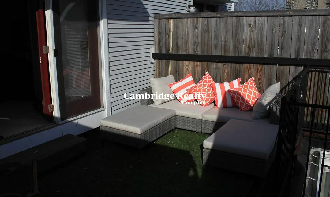 65 Fulkerson St, East Cambridge