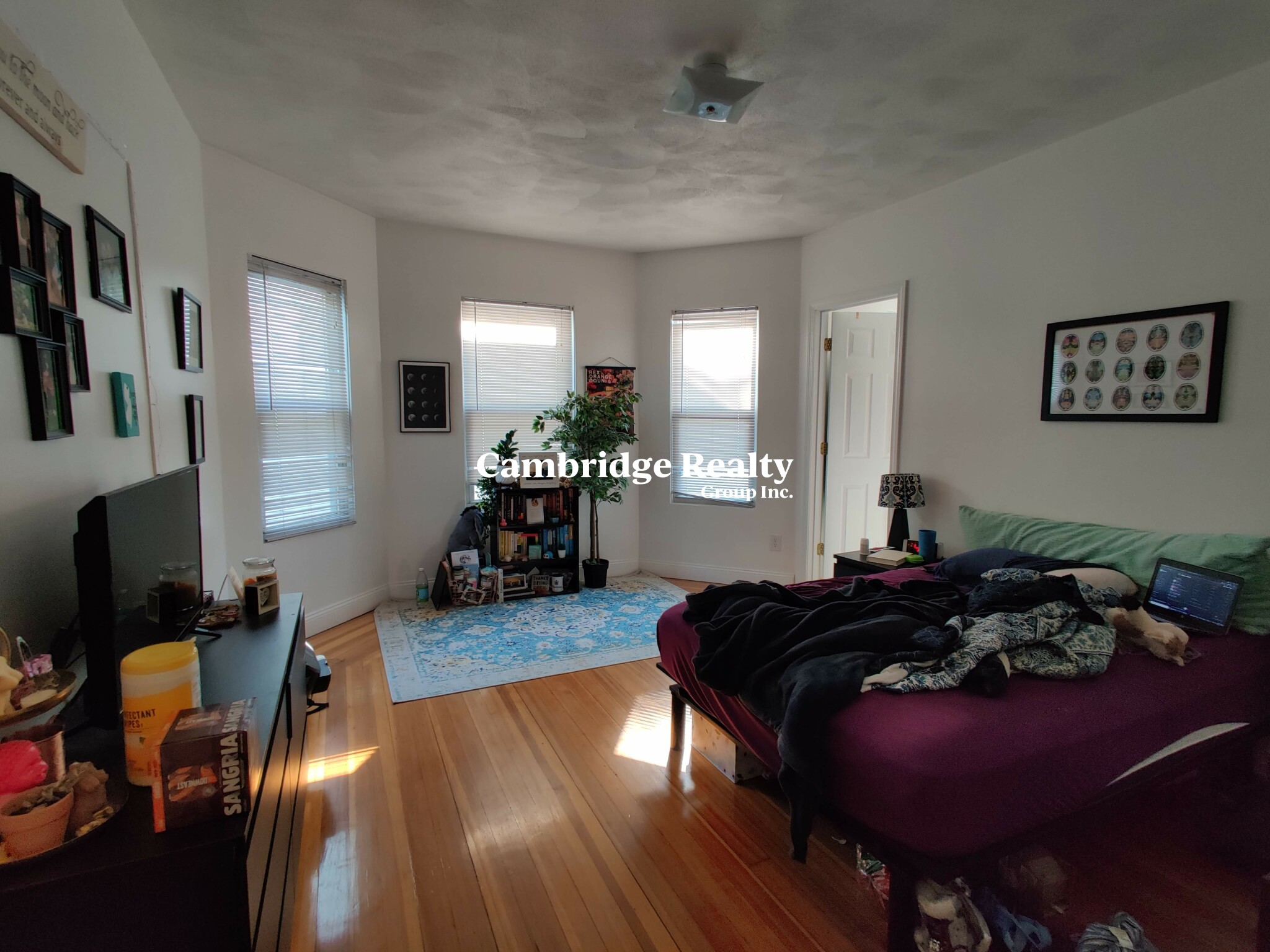 4 bed, 2 bath apartment for rent at 86 Fellsway Unit 2, Winter Hill — photo 5 of 14