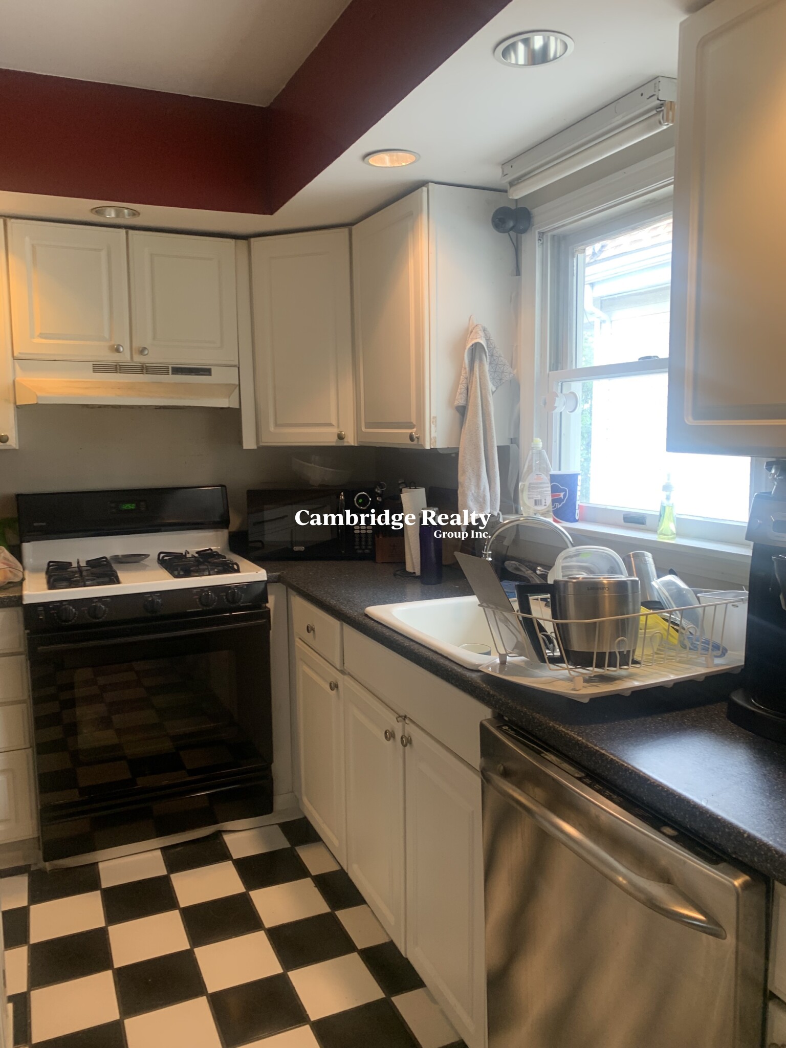 48 Orchard St, Medford