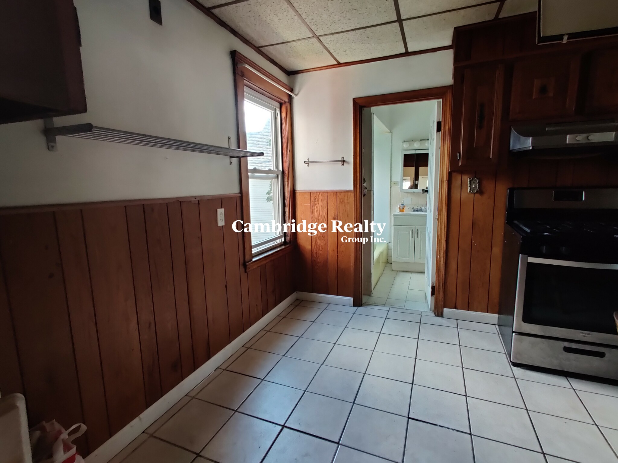 5 bed, 1 bath apartment for rent at 594 Broadway Unit 2, Ball Square — photo 8 of 20