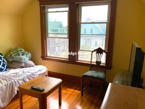 48 Cleveland St, Arlington