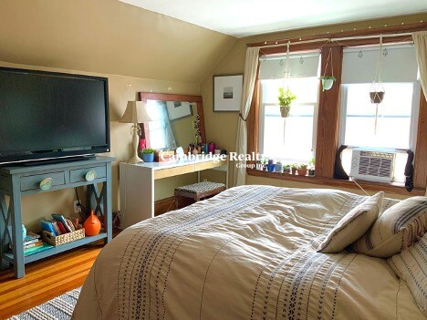 48 Cleveland St, Arlington