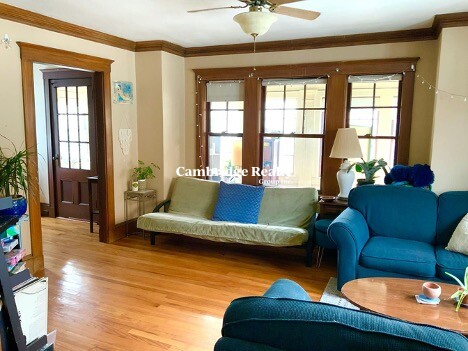 48 Cleveland St, Arlington