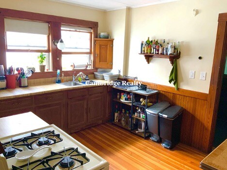 48 Cleveland St, Arlington