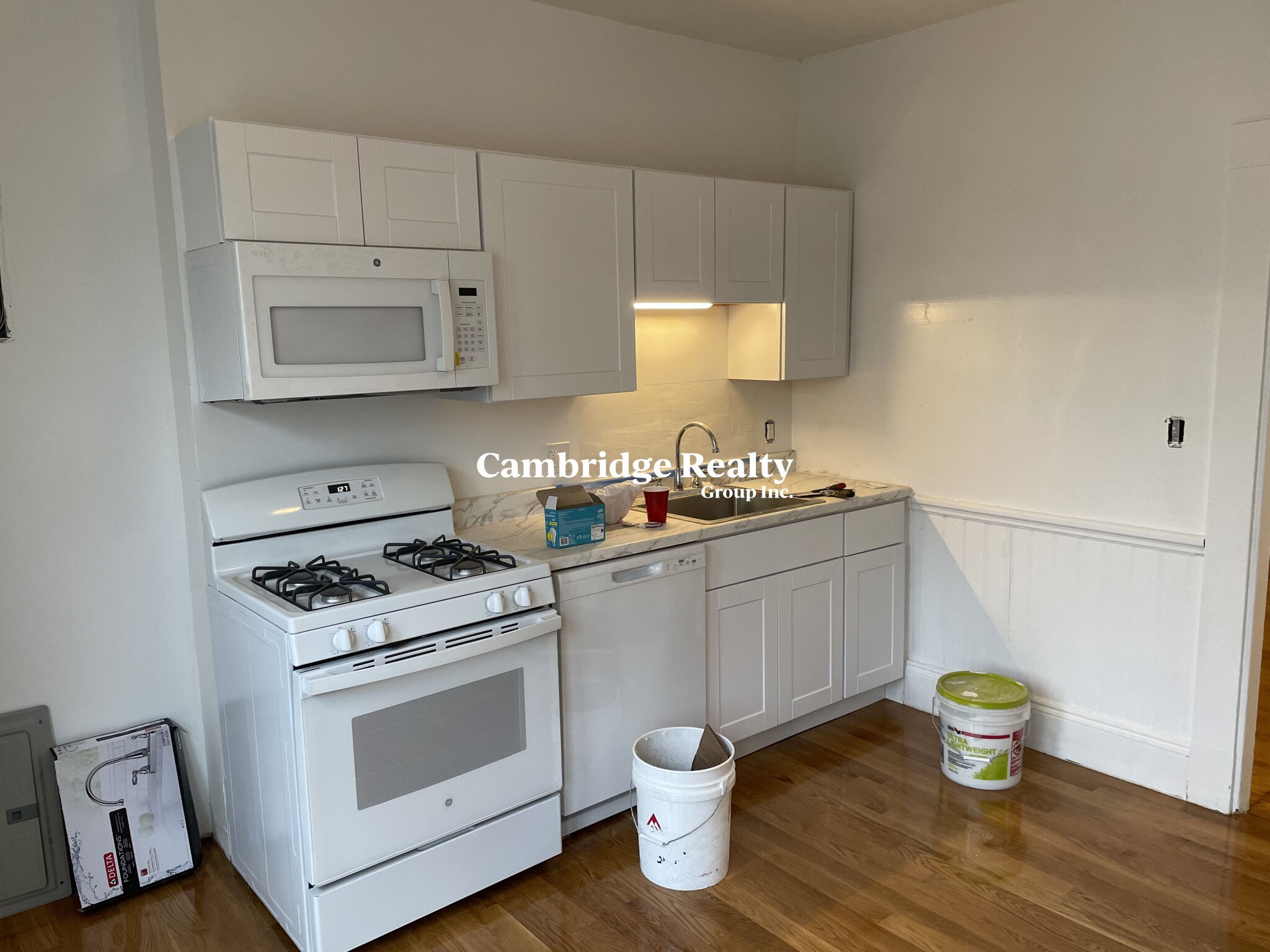 2 bed, 1 bath apartment for rent at 1427 Cambridge St Unit 5, Inman Square — photo 2 of 12