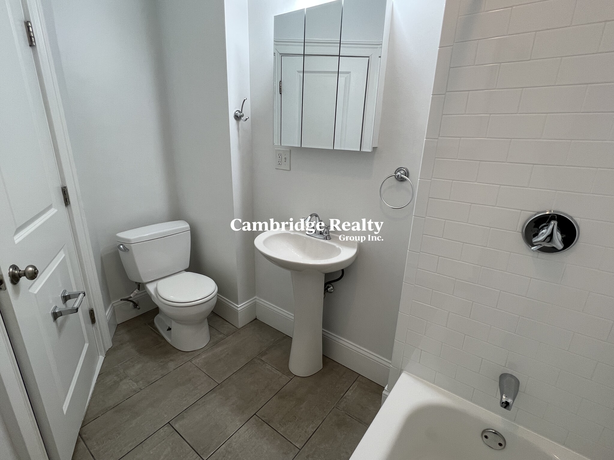 122 Columbia St, The Port