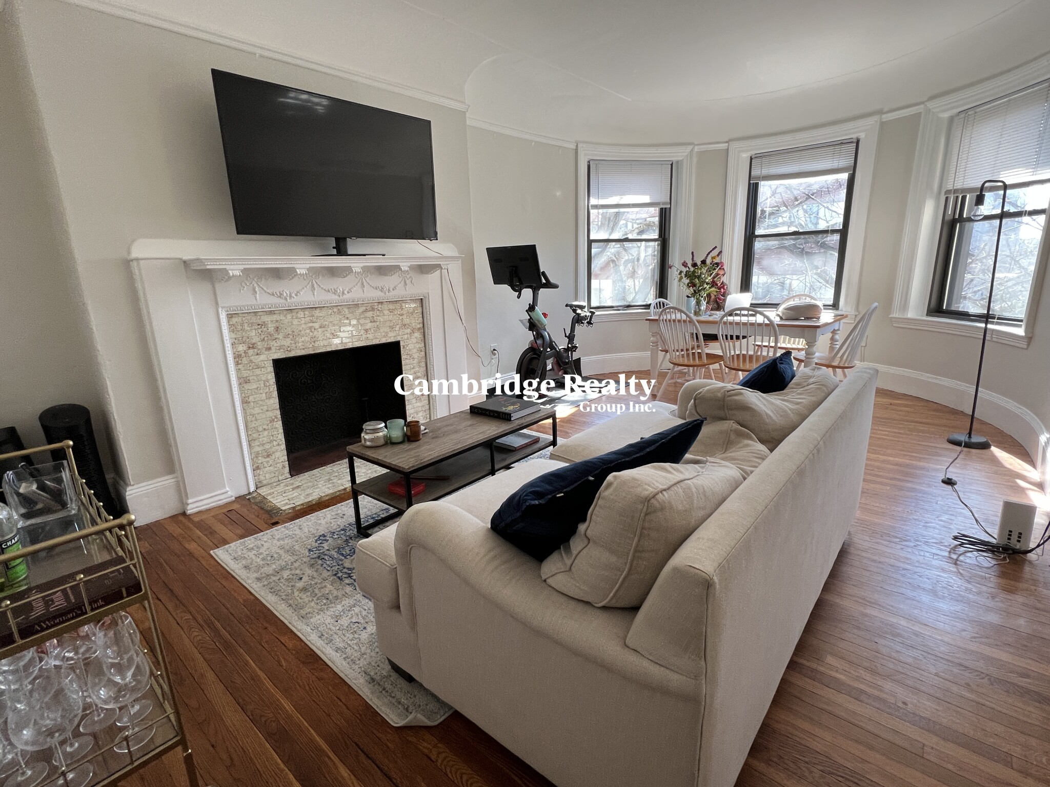 1039 Massachusetts Ave, Harvard Square