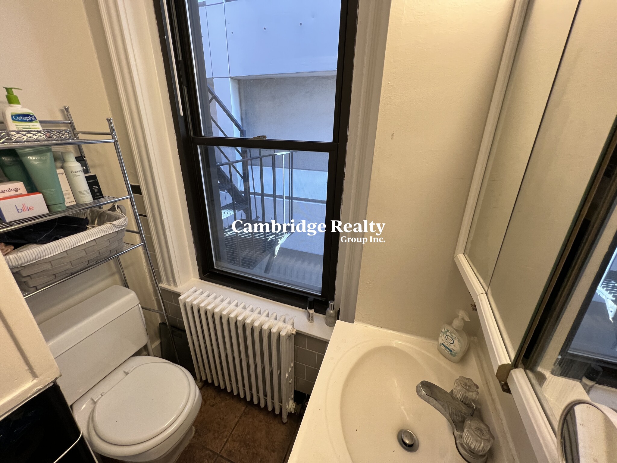 1039 Massachusetts Ave, Harvard Square