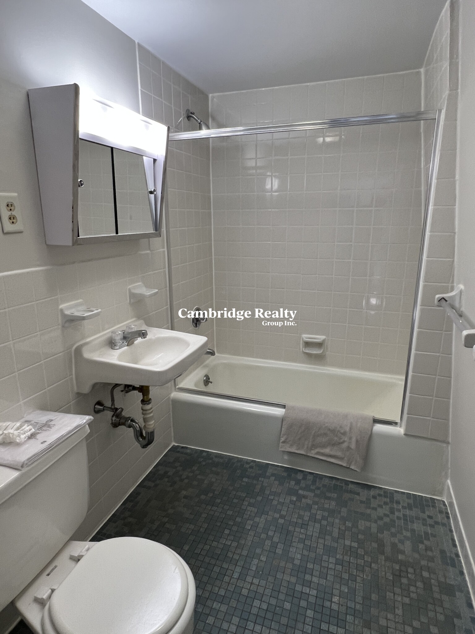 784 Main St, The Port