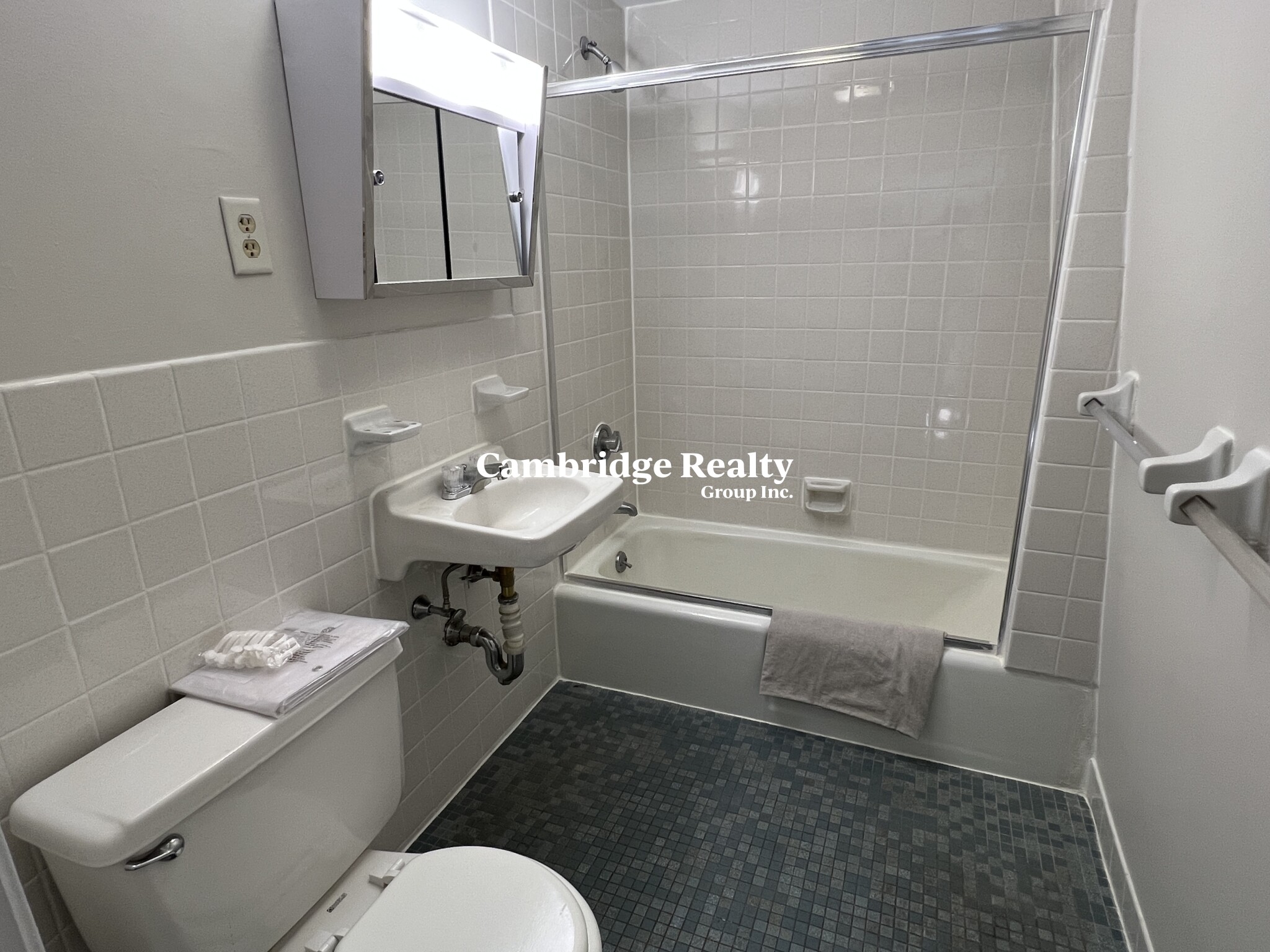 784 Main St, The Port