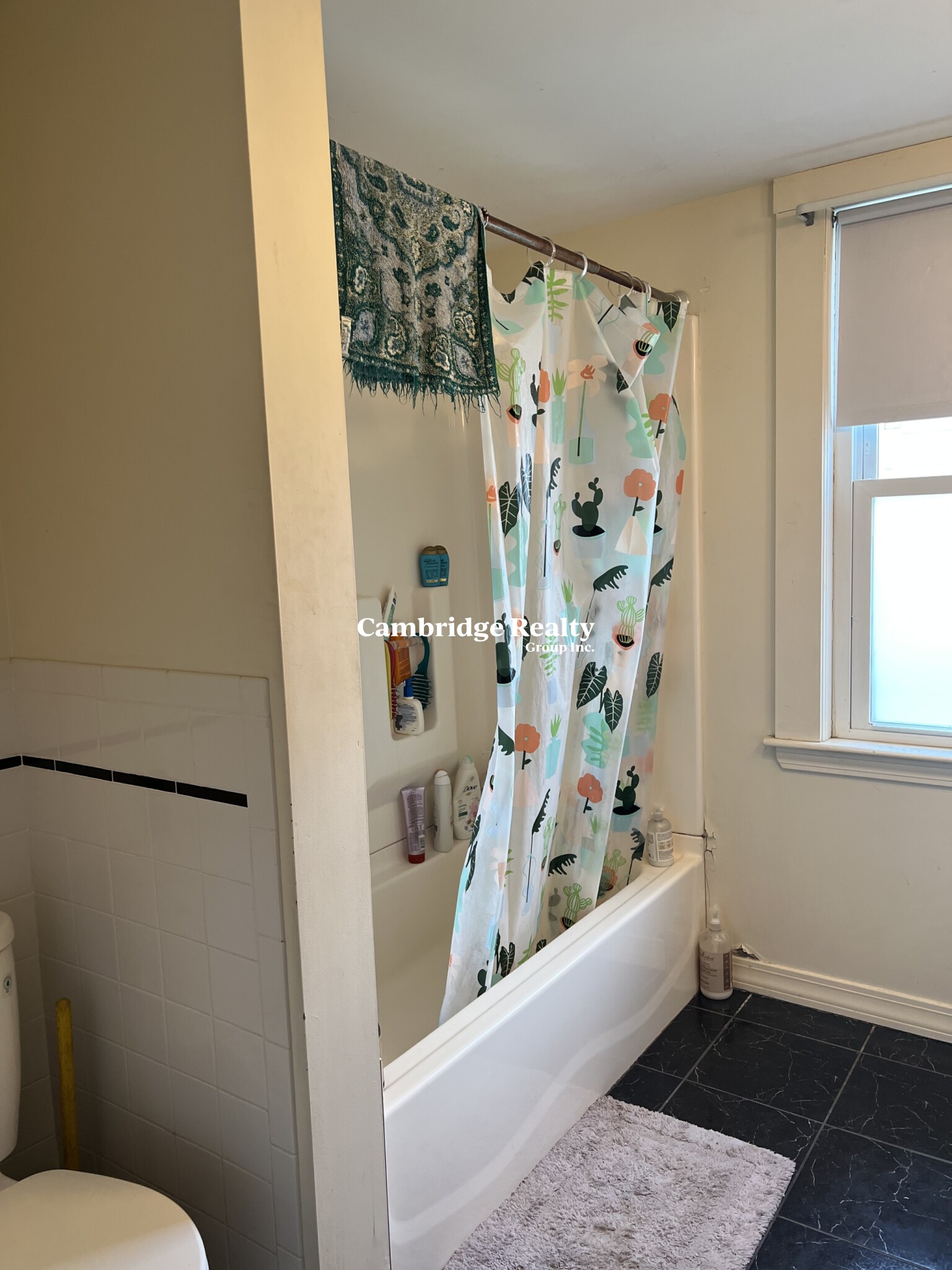 136 Powder House Blvd, West Somerville