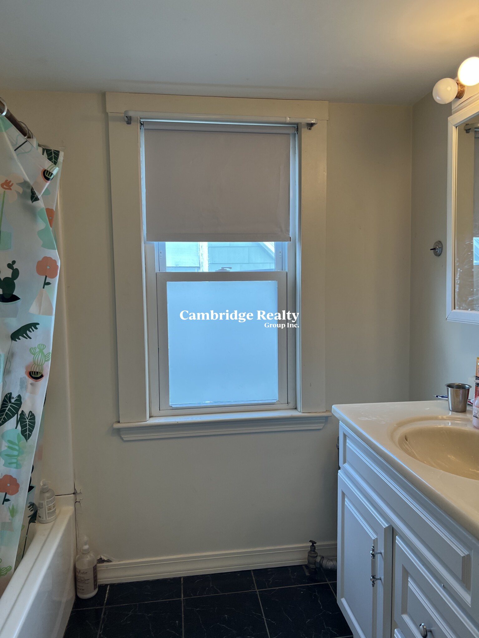 136 Powder House Blvd, West Somerville