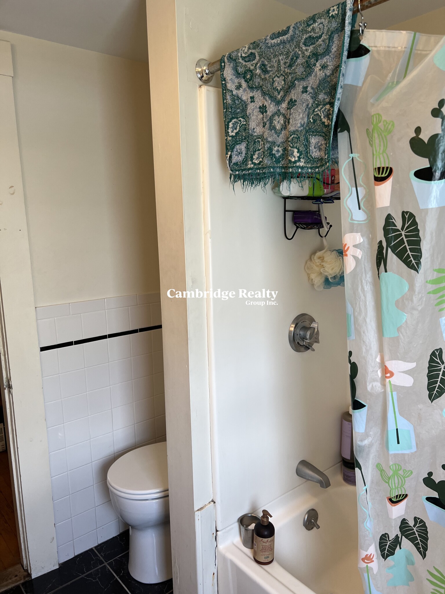 136 Powder House Blvd, West Somerville