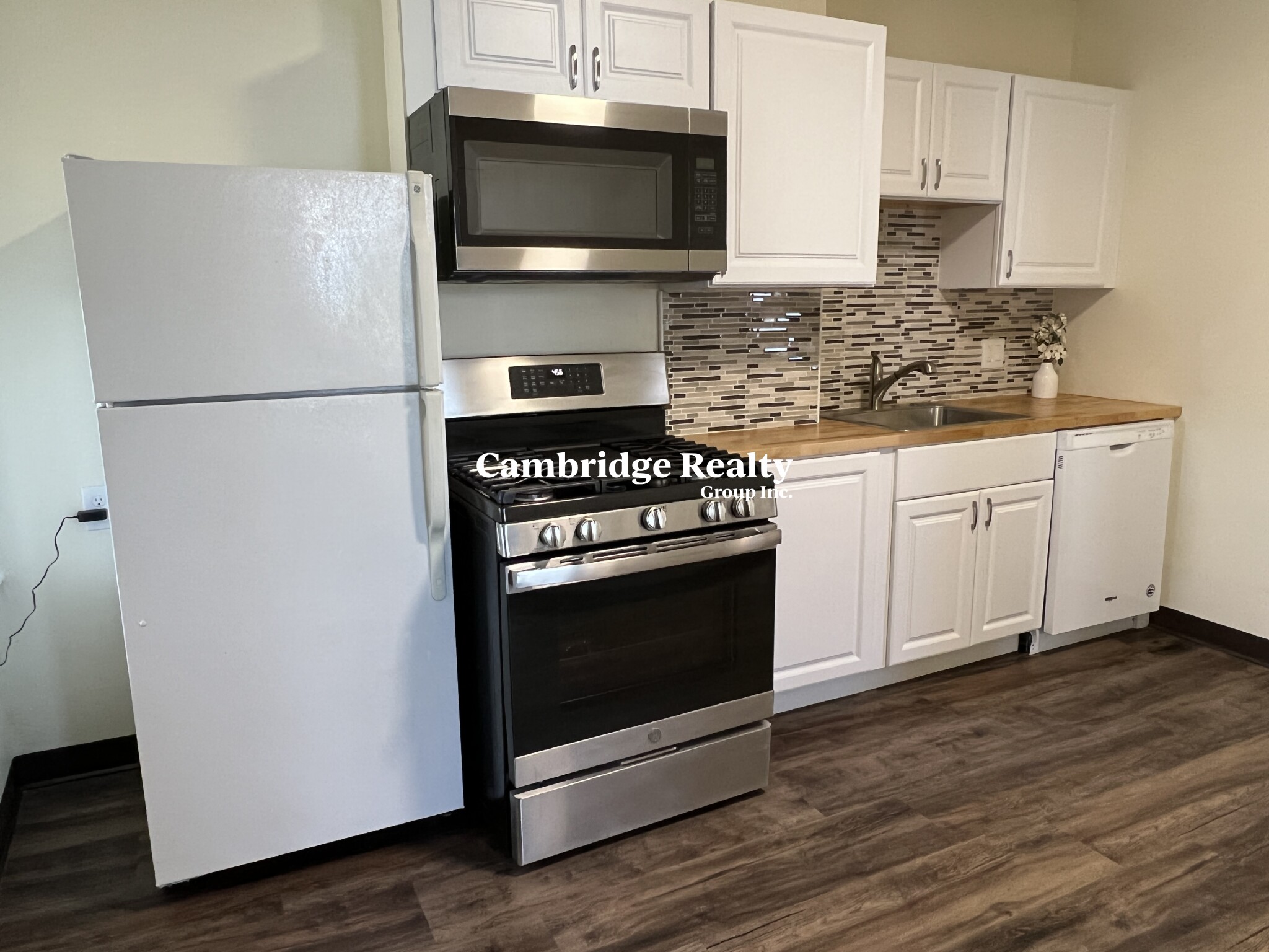 65 71 Holworthy St, West Cambridge