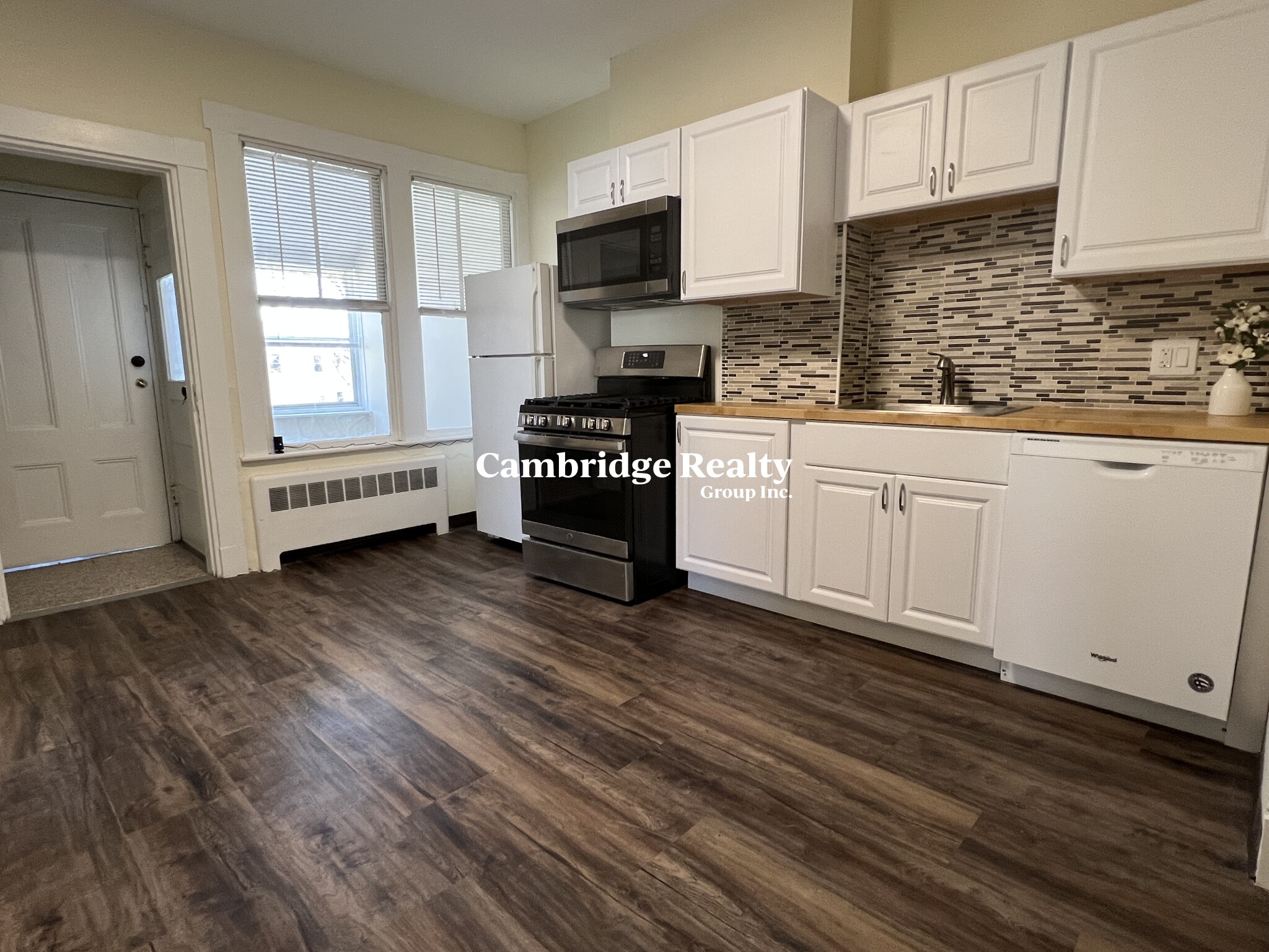 65 71 Holworthy St, West Cambridge