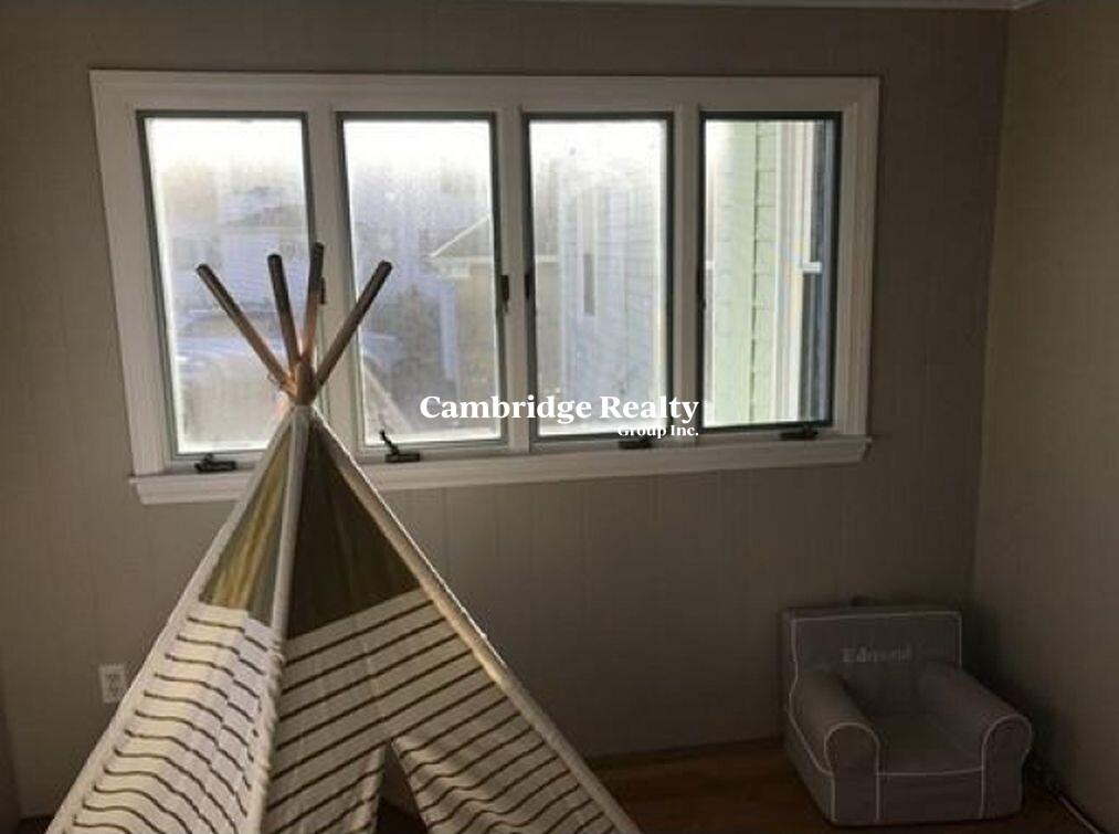 4 Field Rd, Arlington