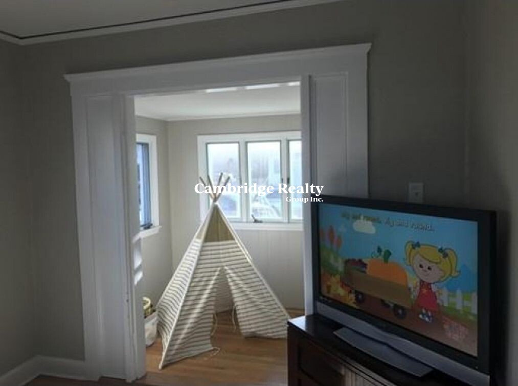 4 Field Rd, Arlington