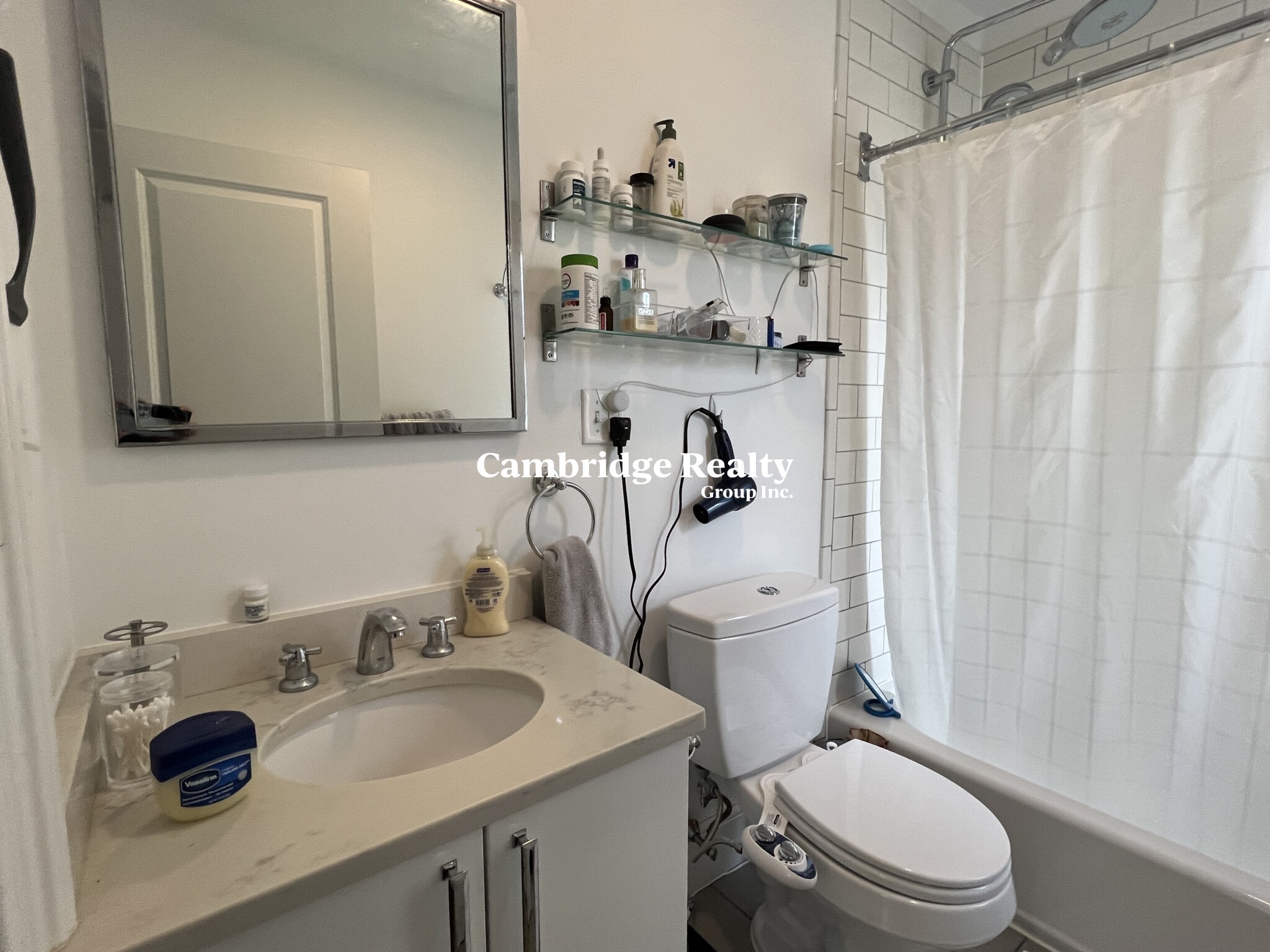 124 Columbia St, The Port