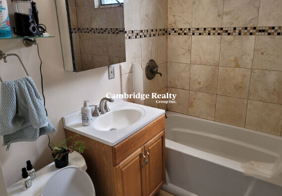 7 Boston Ave, Davis Square