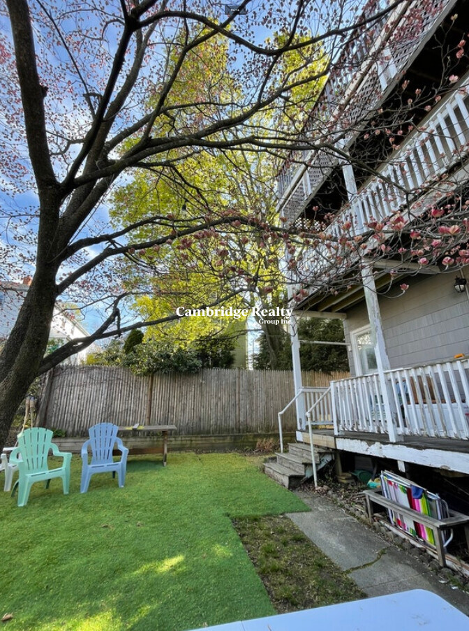 14 Dow St, West Somerville