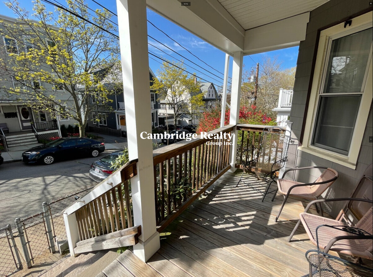 14 Dow St, West Somerville