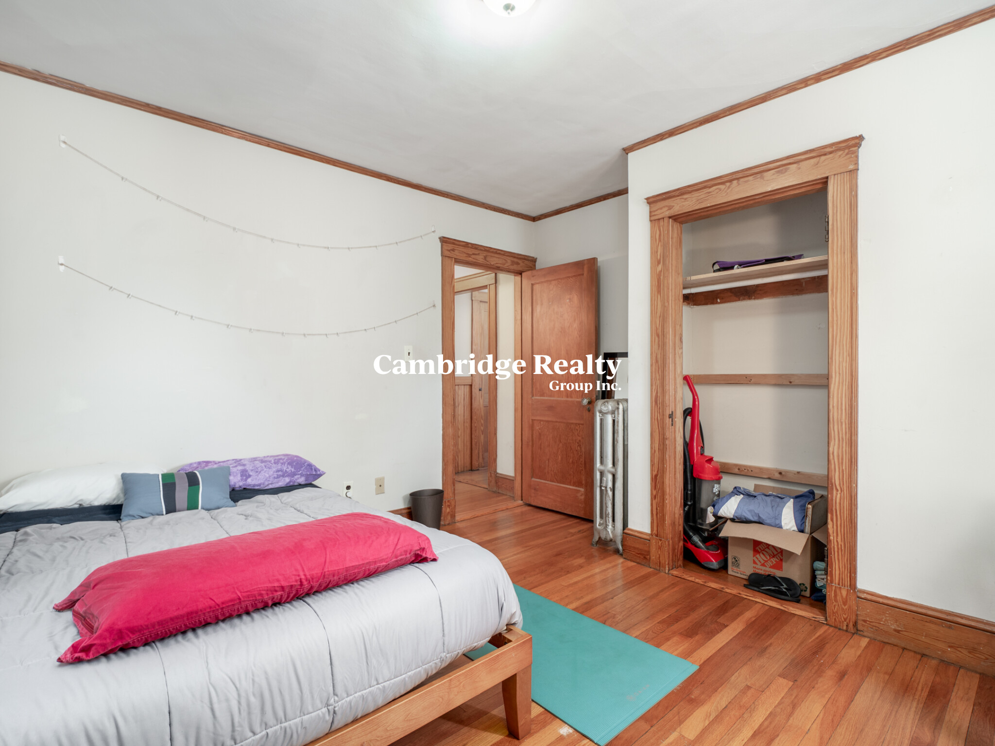 54 Upland Rd, West Somerville