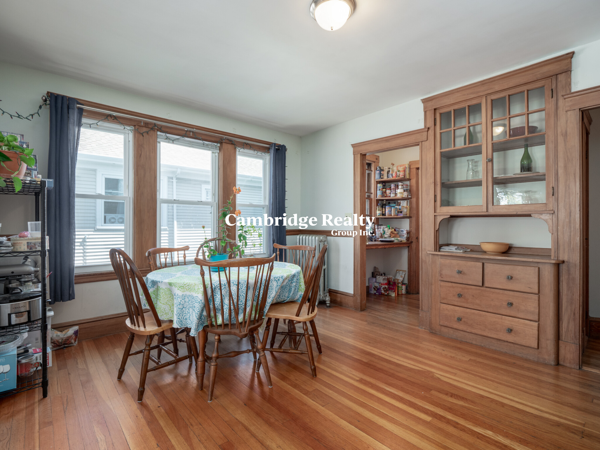 54 Upland Rd, West Somerville