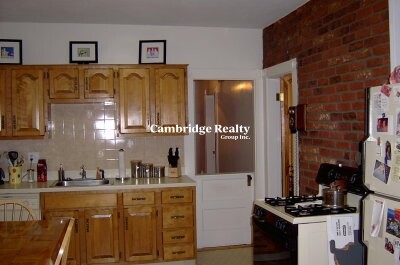 16 Edward Sullivan Rd, West Cambridge