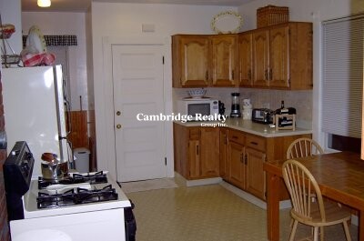 16 Edward Sullivan Rd, West Cambridge