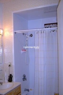 16 Edward Sullivan Rd, West Cambridge