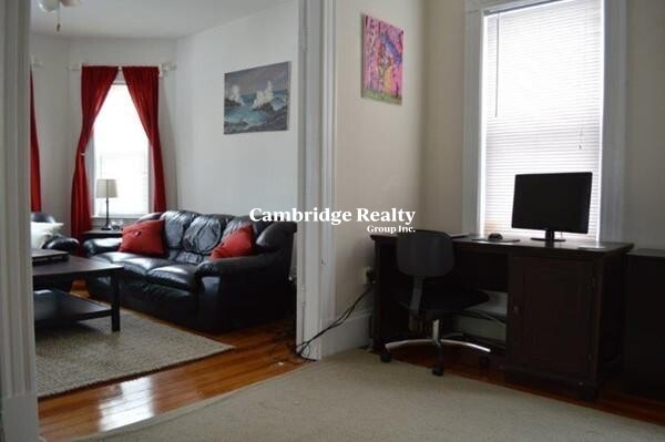 14 Edward Sullivan Rd, East Cambridge