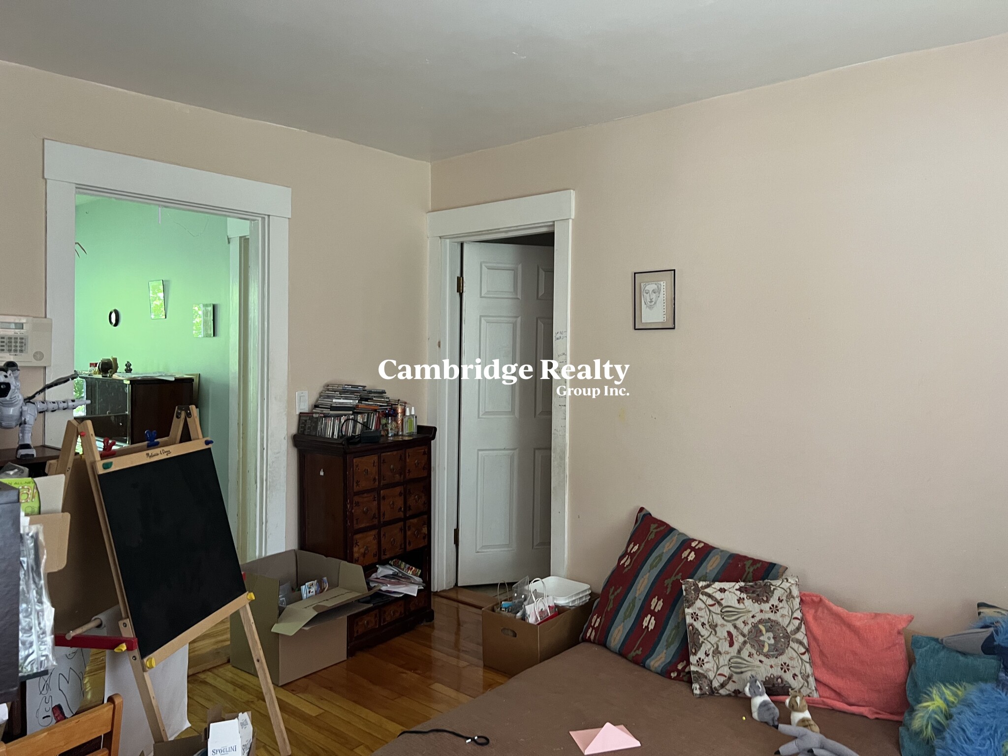 2 Kelly Rd, Cambridgeport