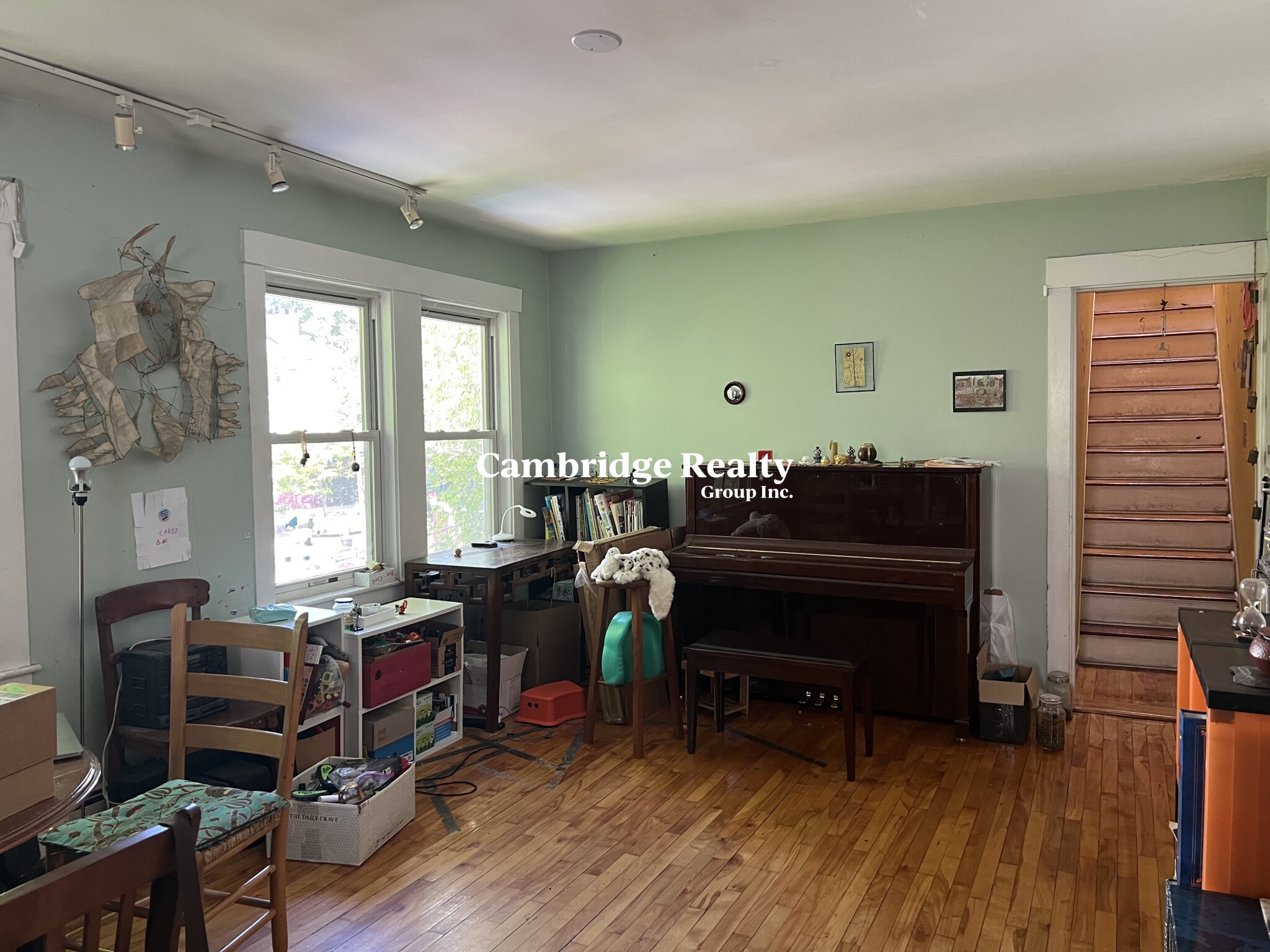 2 Kelly Rd, Cambridgeport
