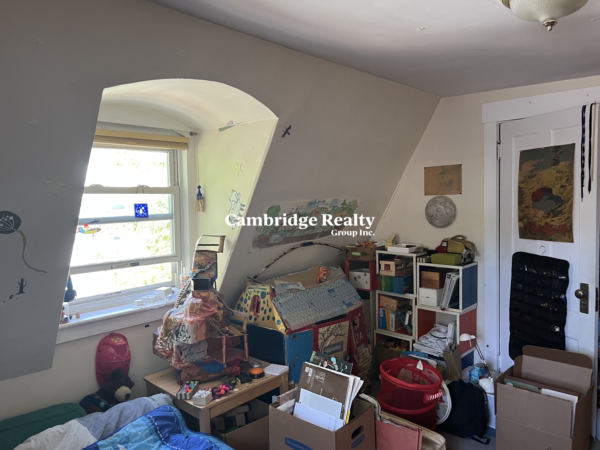 2 Kelly Rd, Cambridgeport