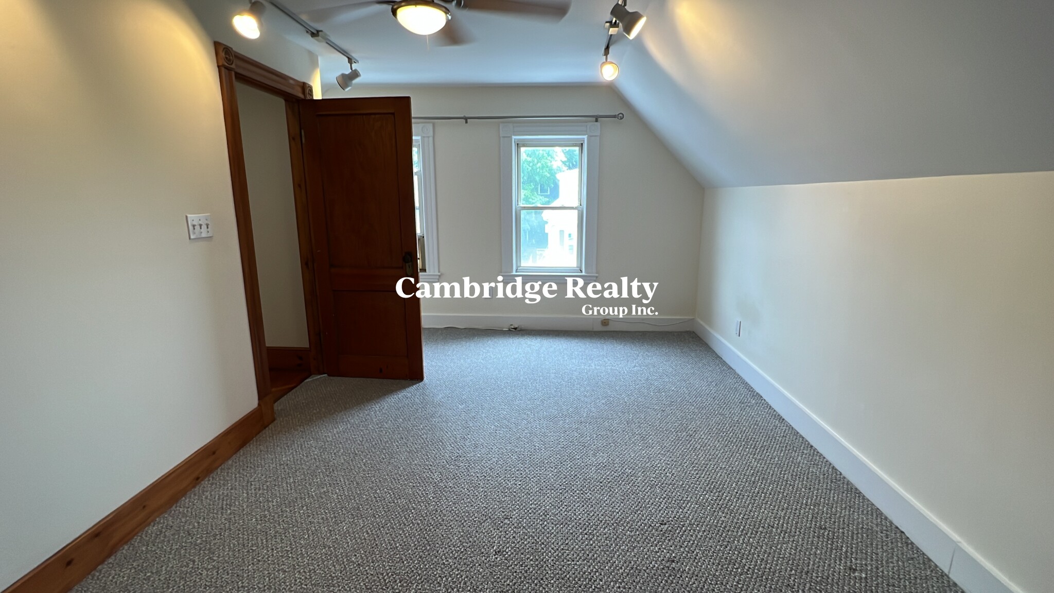 16 Edward Sullivan Rd, West Cambridge