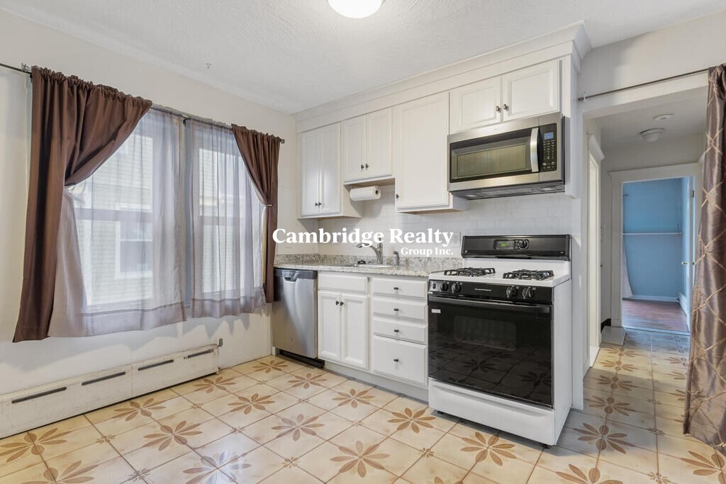 50 52 Raymond Ave, West Somerville