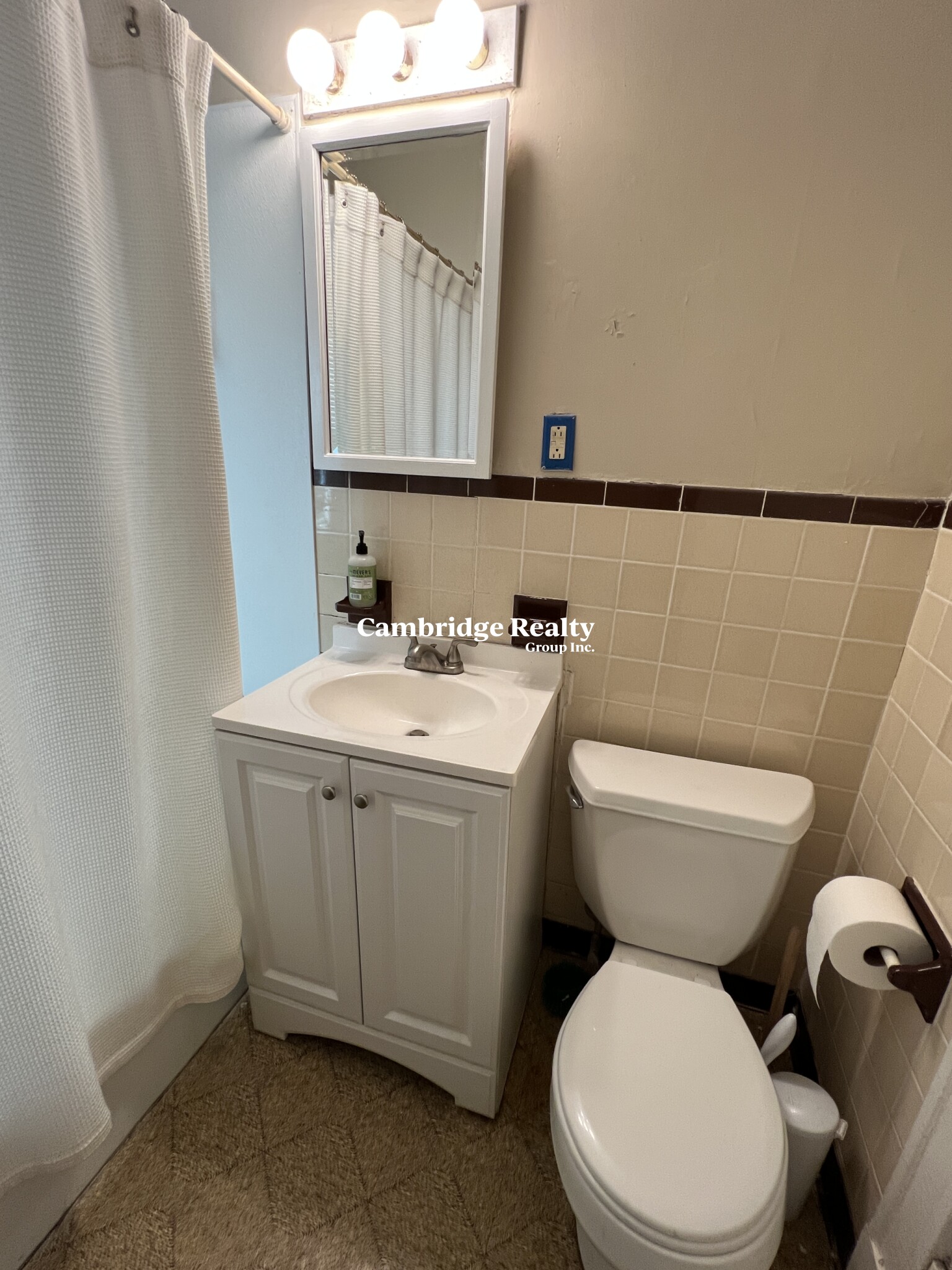 49 Rogers Ave, Ball Square