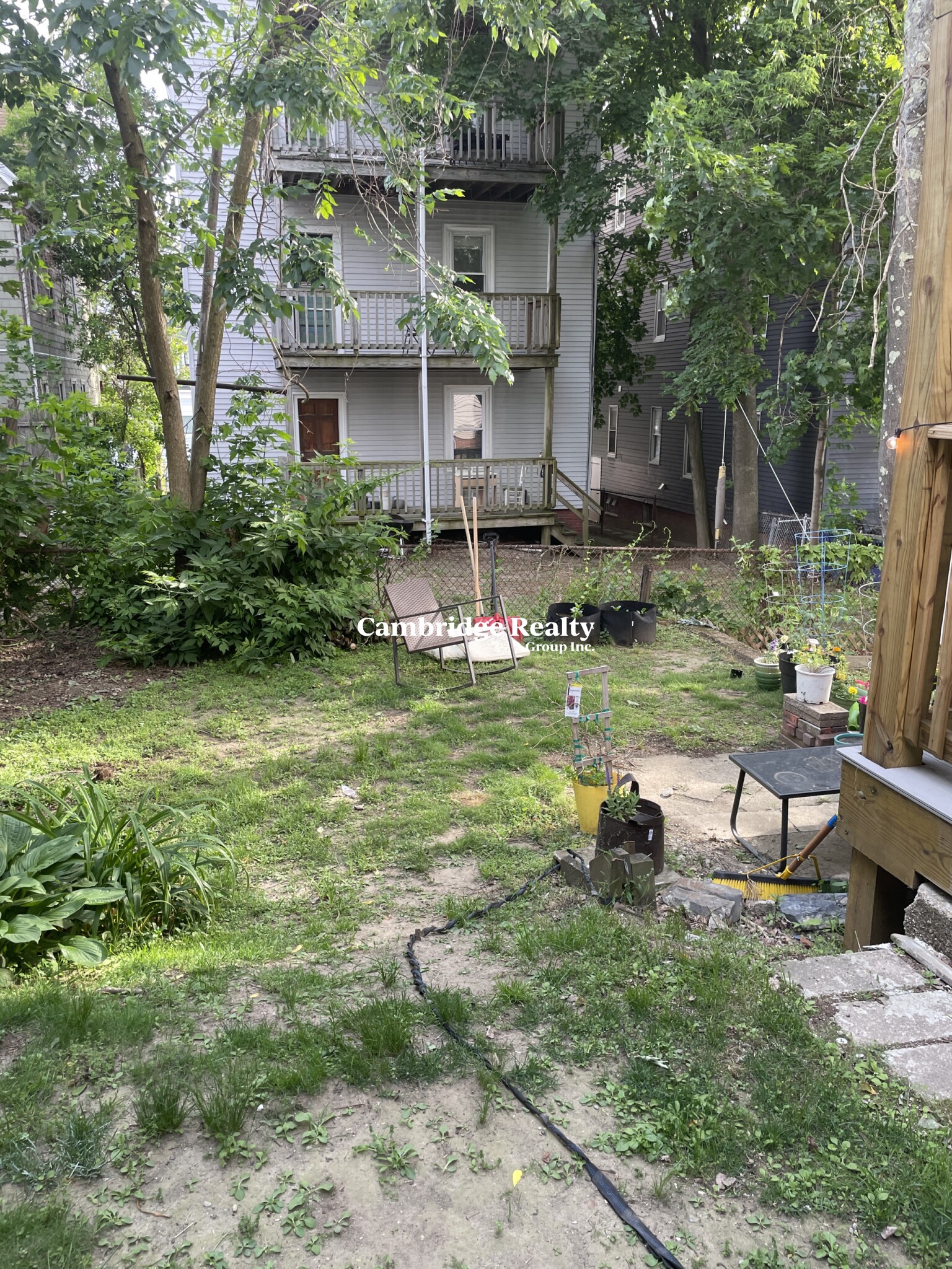 9 Belknap St, West Somerville