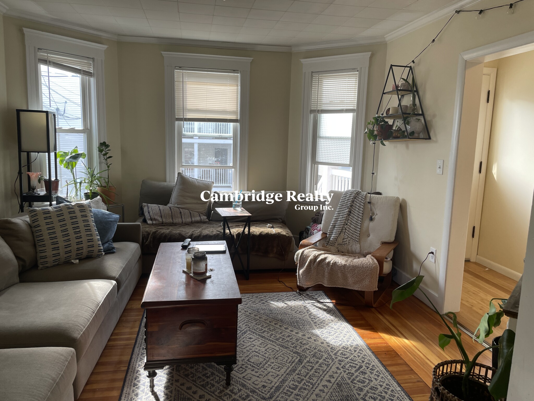 9 Belknap St, West Somerville