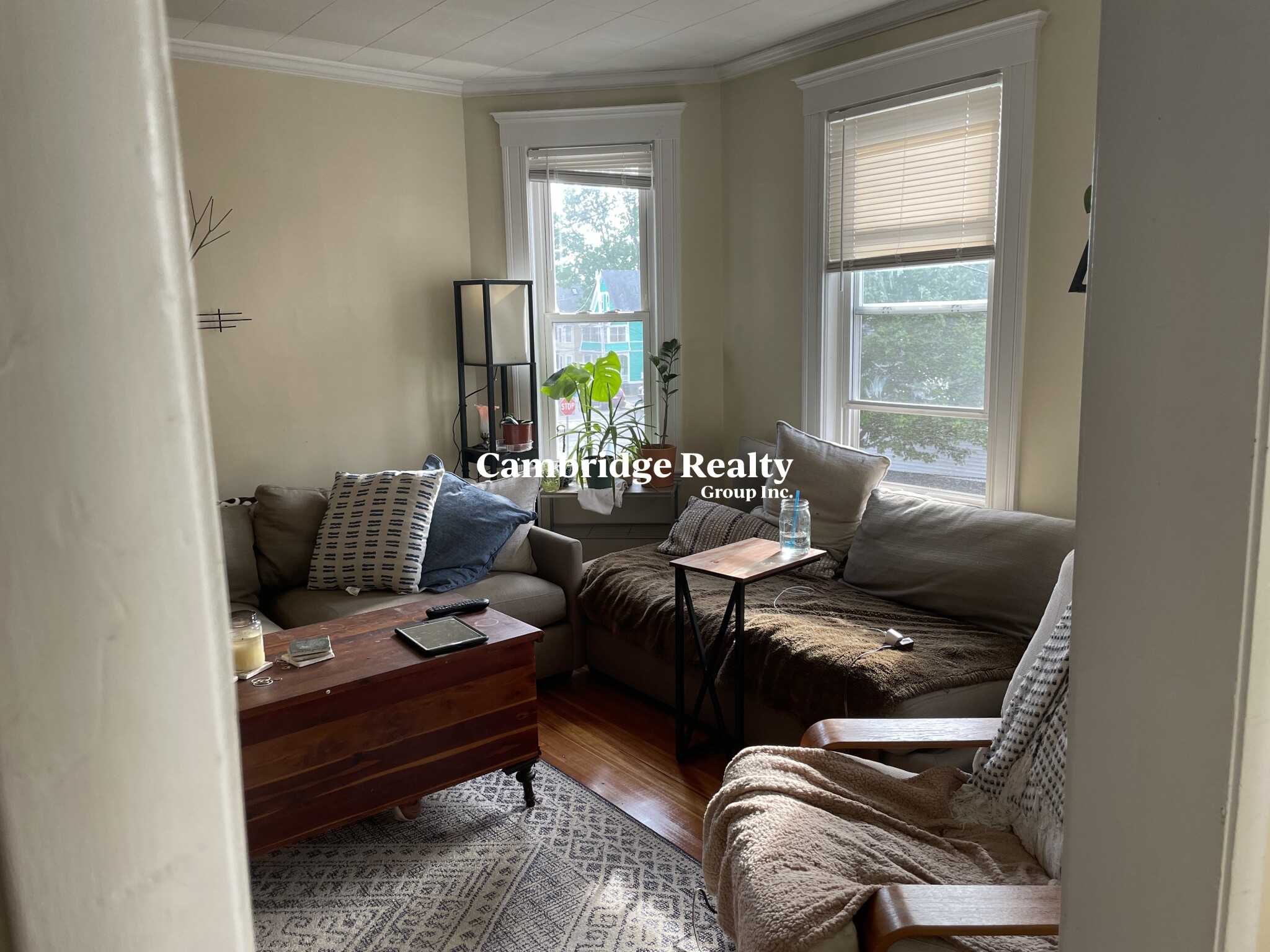 9 Belknap St, West Somerville