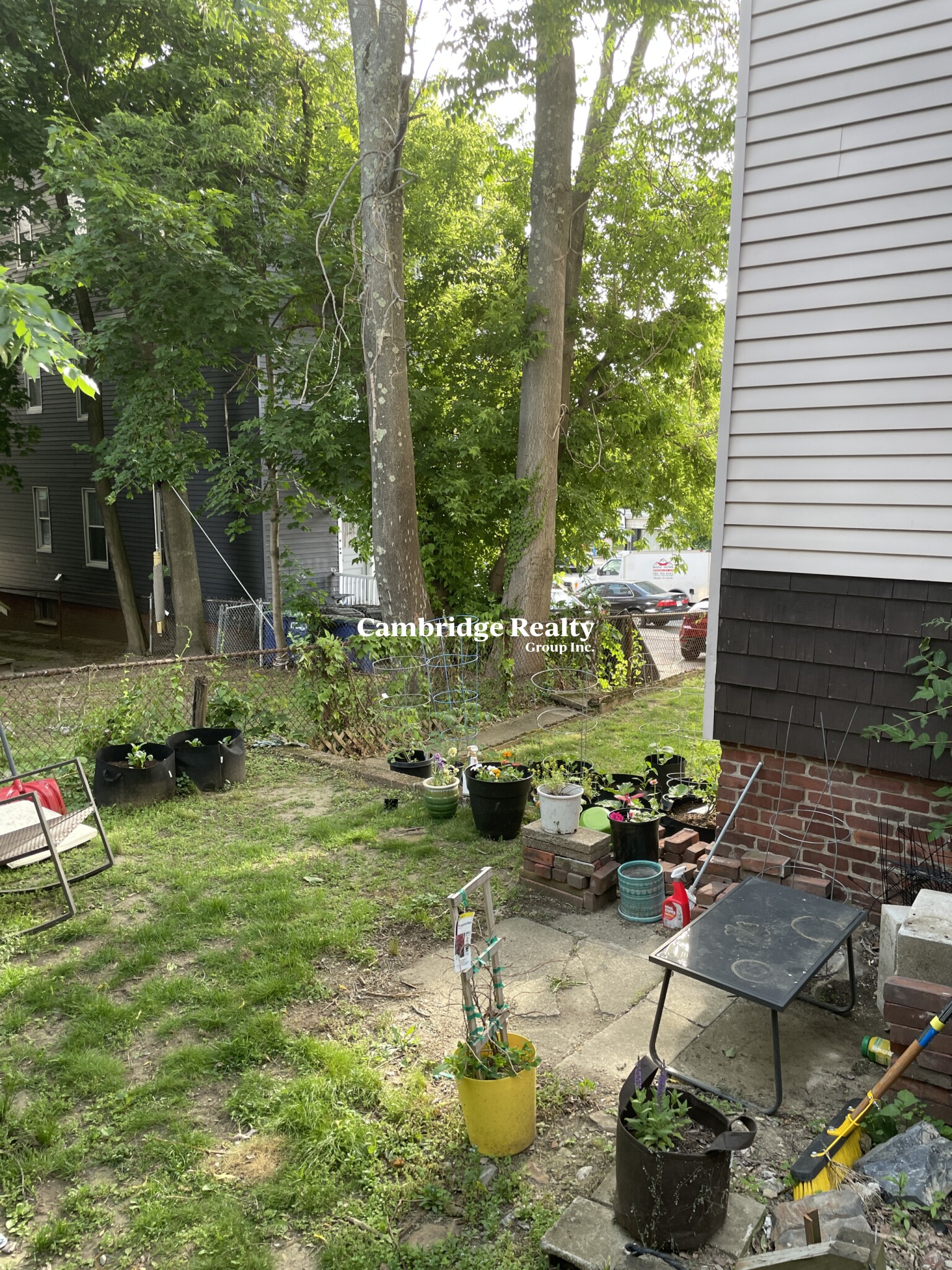 9 Belknap St, West Somerville