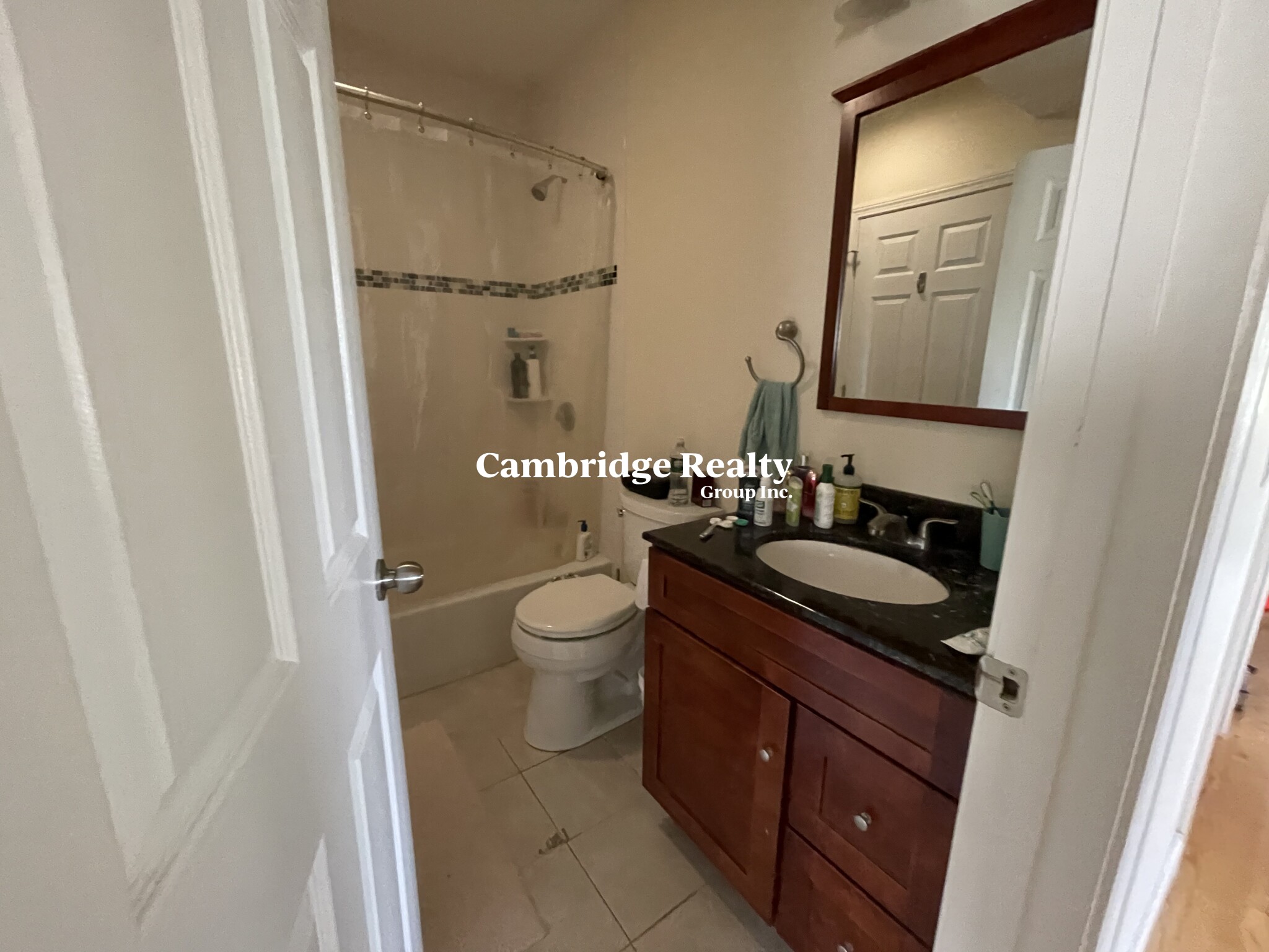 142 Holland St, Davis Square