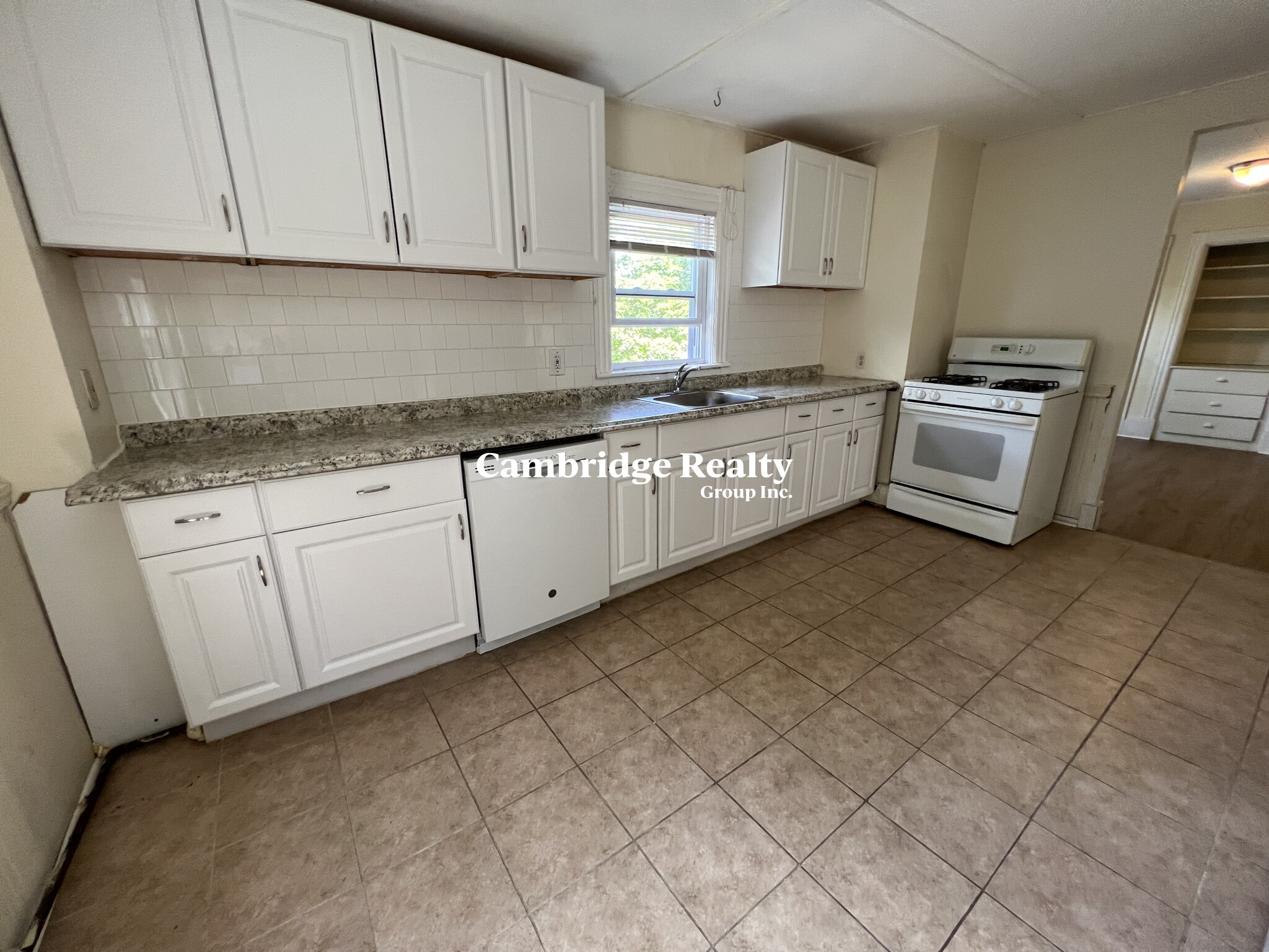112 114 Woodstock St, West Somerville