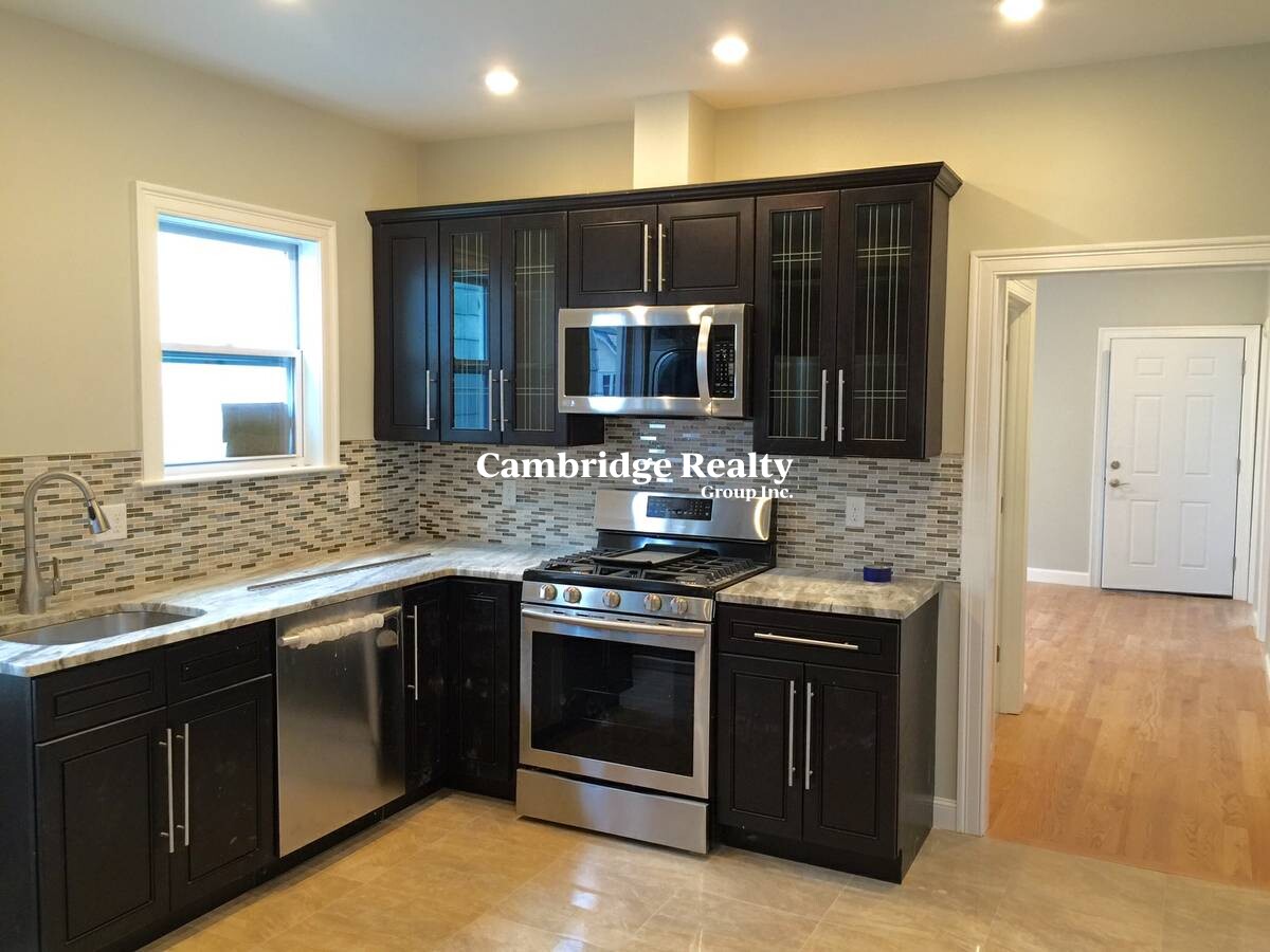 83 Newbury St, West Somerville