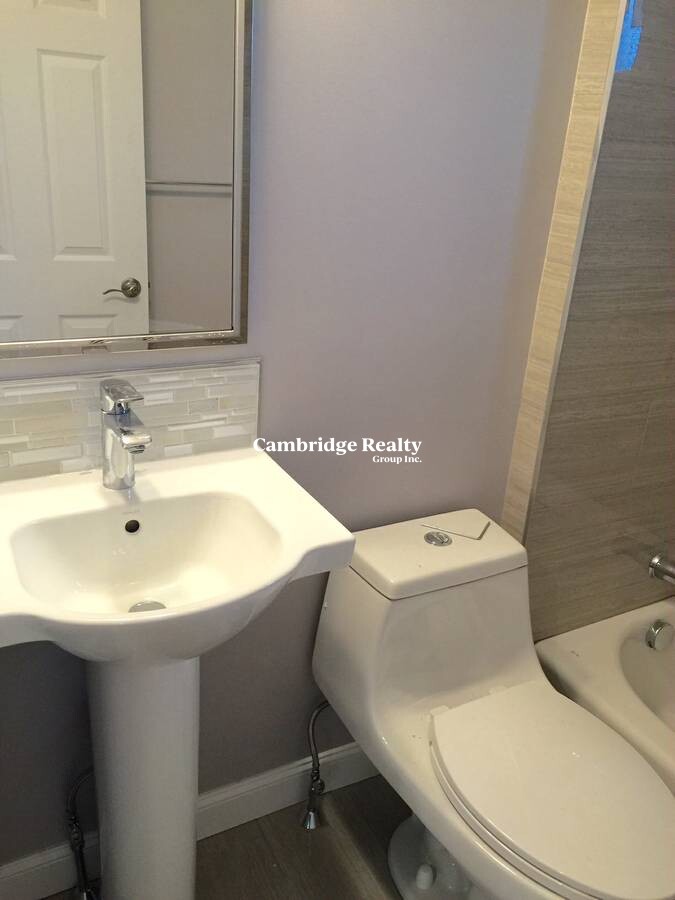 83 Newbury St, West Somerville