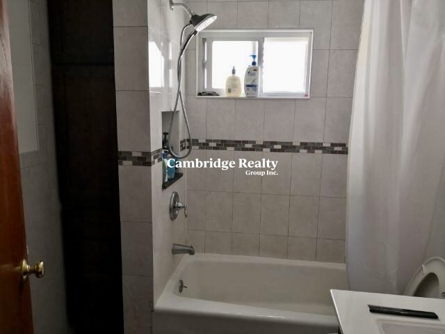 9 Windsor Rd, Davis Square