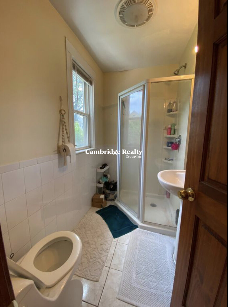 270 Harvard St, South Medford