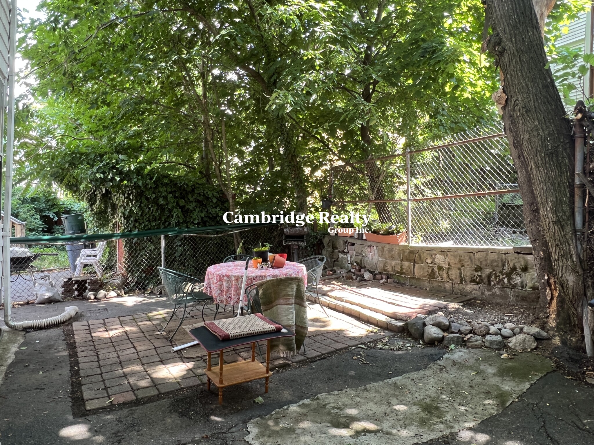 170 Albion St, Magoun Square