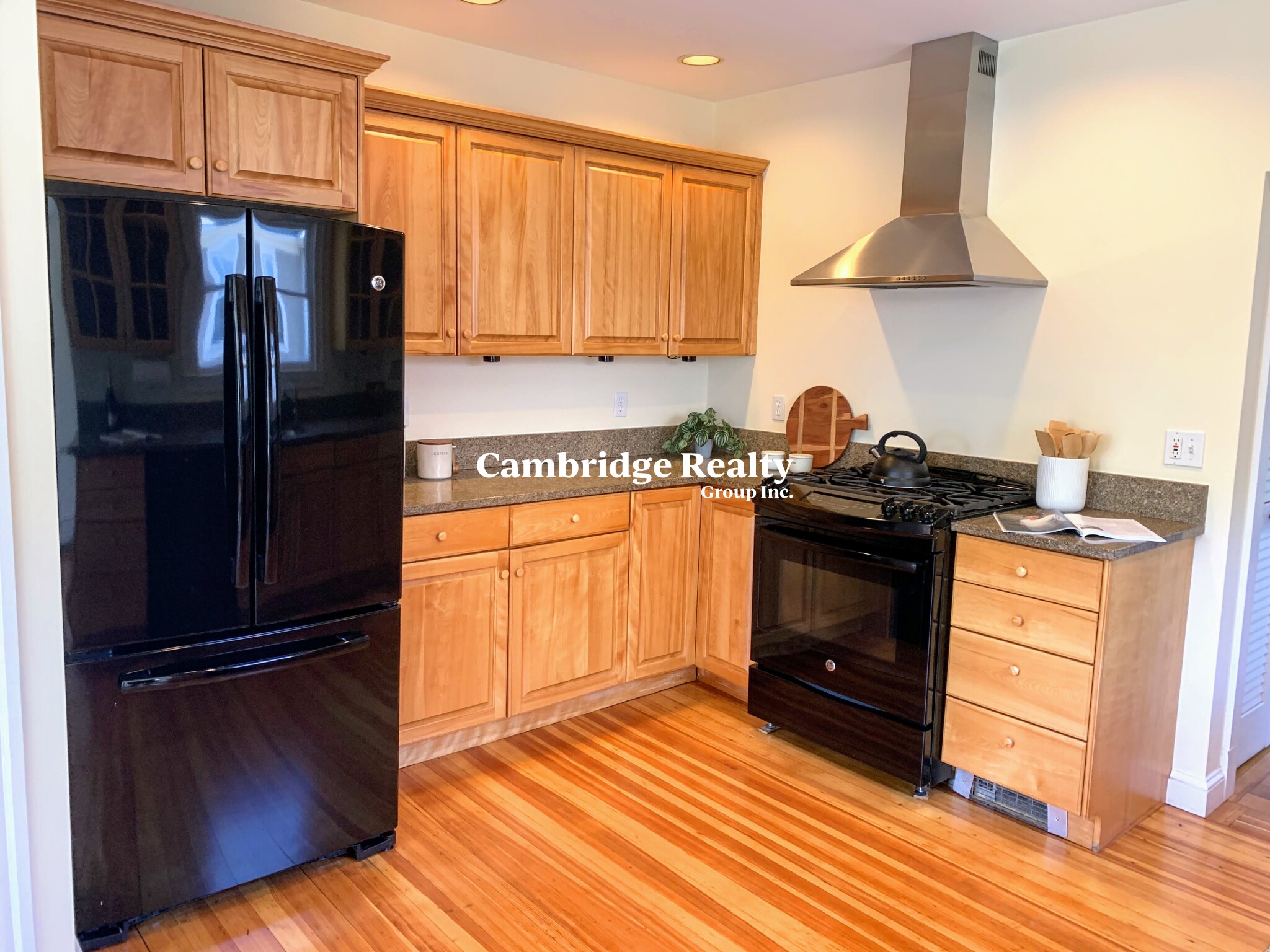 608 Huron Ave, Strawberry Hill