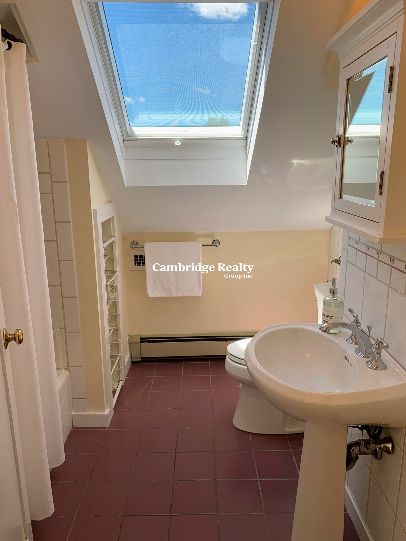 608 Huron Ave, Strawberry Hill